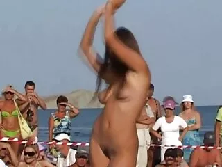Hindi joueur nudité en public collège sexy vidéo