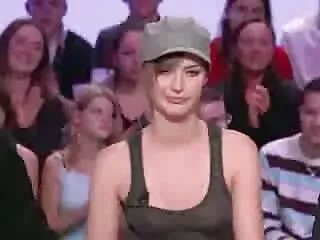 # sexy hindi gagne un spectacle de célébrités avec une chatte très nue #
