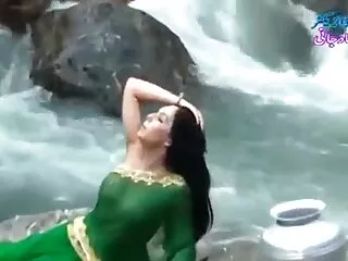 Sexe dans Fille Show bureau avec Russe sexy vidéo bhojpuri hindi espion